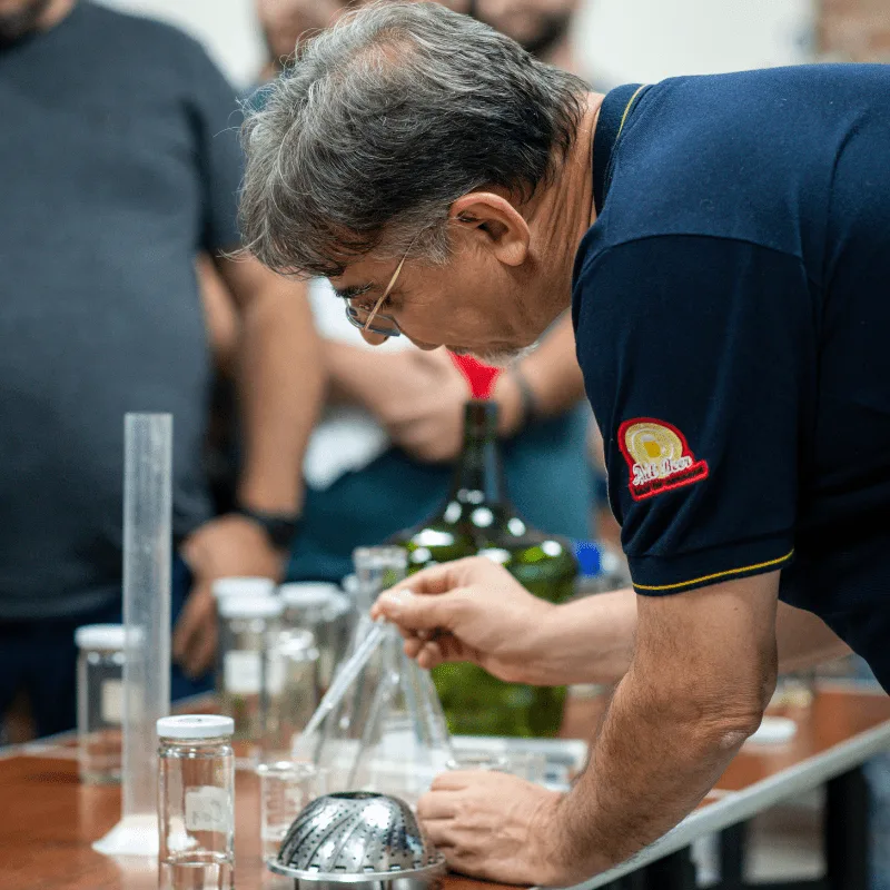 Curso de Destilación y Elaboración de Gin Curso de Elaboración de Gin