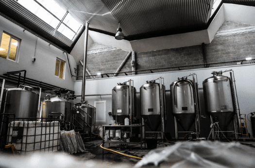 Nosotros - Equipamiento