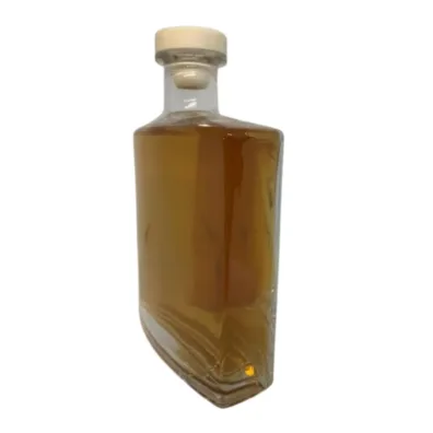 Botella de Vidrio Bourbon Cuadrada 700 cm3 con Tapón x Unidad Botella de Vidrio Bourbon Cuadrada 700 cm3 con Tapón