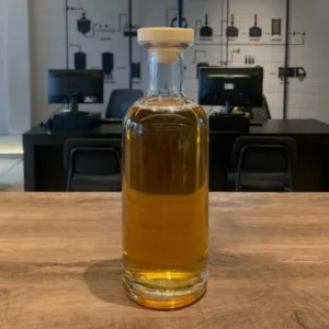 Botella de Vidrio Liquore 750 cm3 con Tapón Unidad